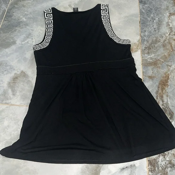 WHBM Black Sleeveless Top - Picture 7 of 8
